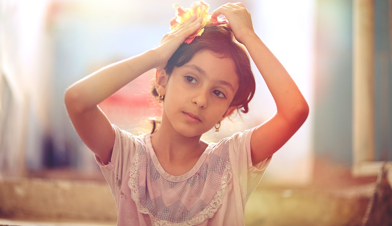 Image - girl sun flower indoor summer