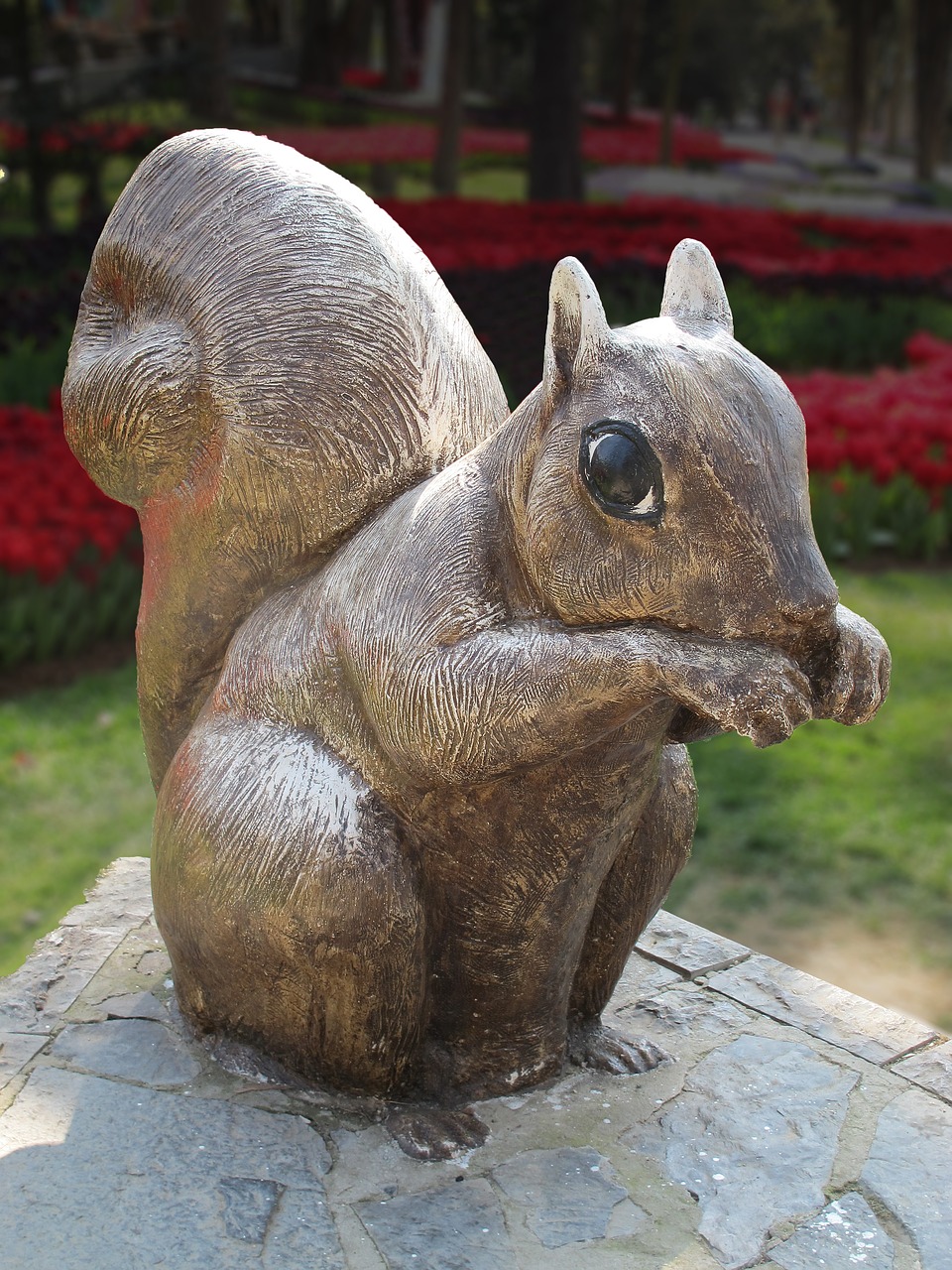 Image - squirrel sculpture holzfigur