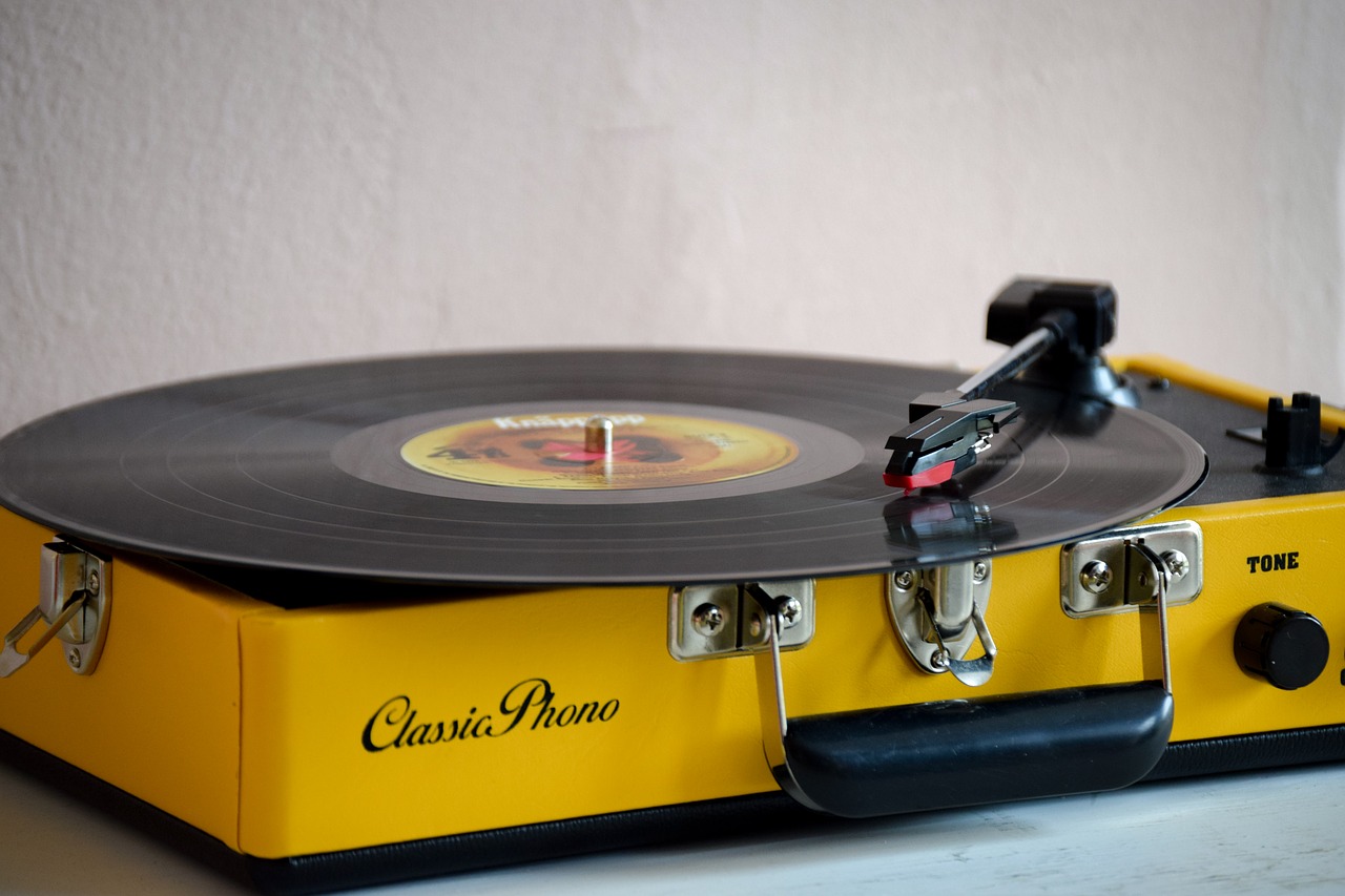 Image - gramophone turntable lp