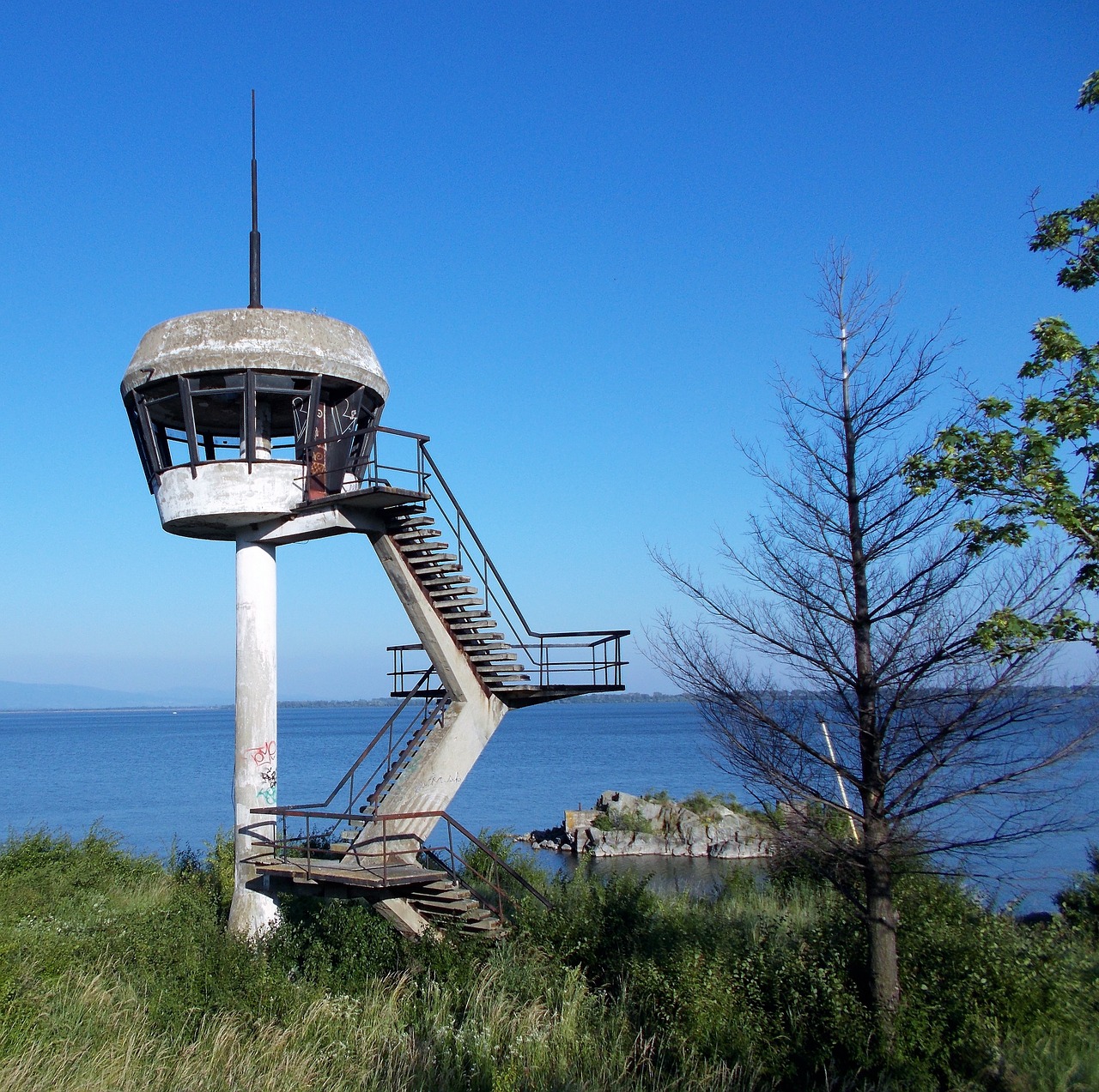 Image - tower water lakes green lake