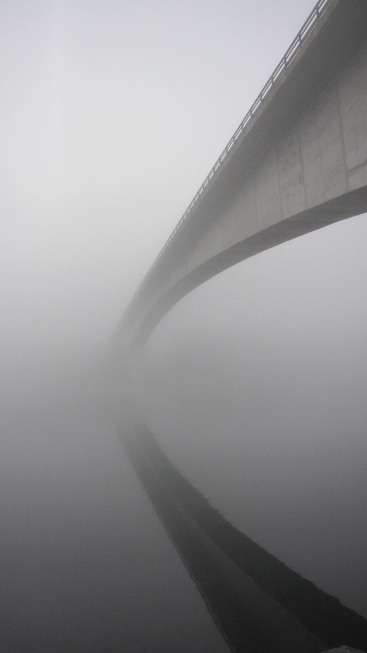 Image - bro mist mirroring early morning