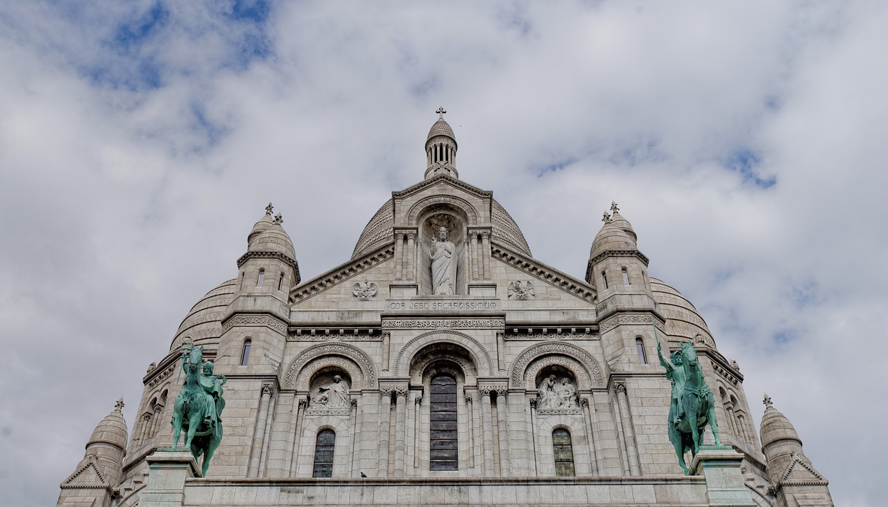 Image - notre dame montmartre paris france