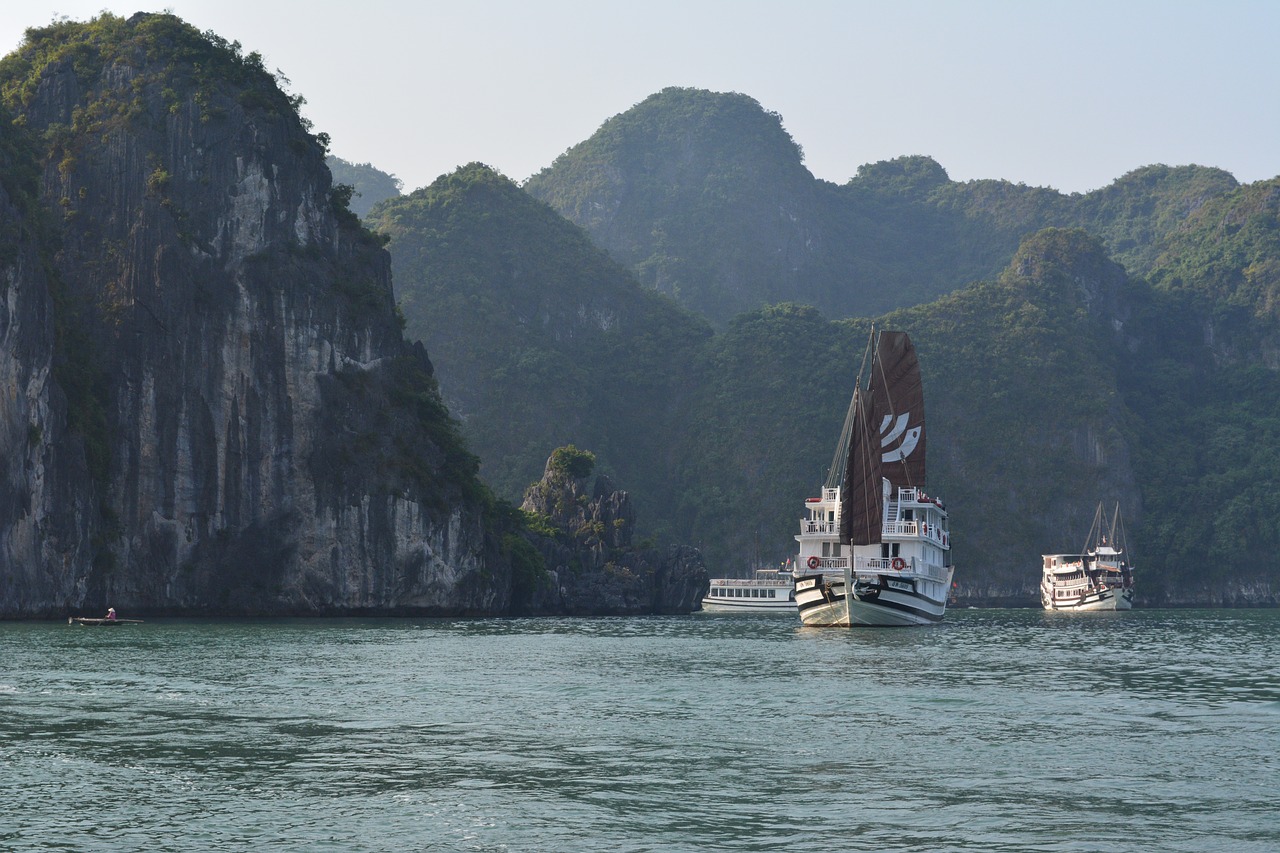 Image - ha long bay vietnam travel cruise