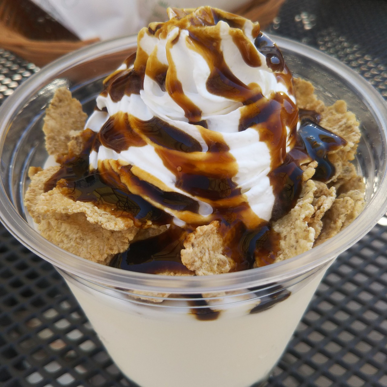 Image - parfait choco whipped cream flakes