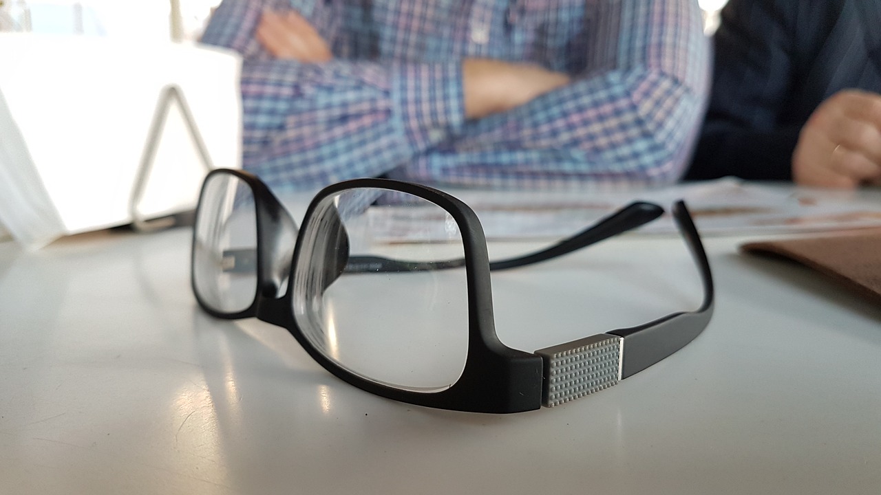 Image - glasses items on the table office