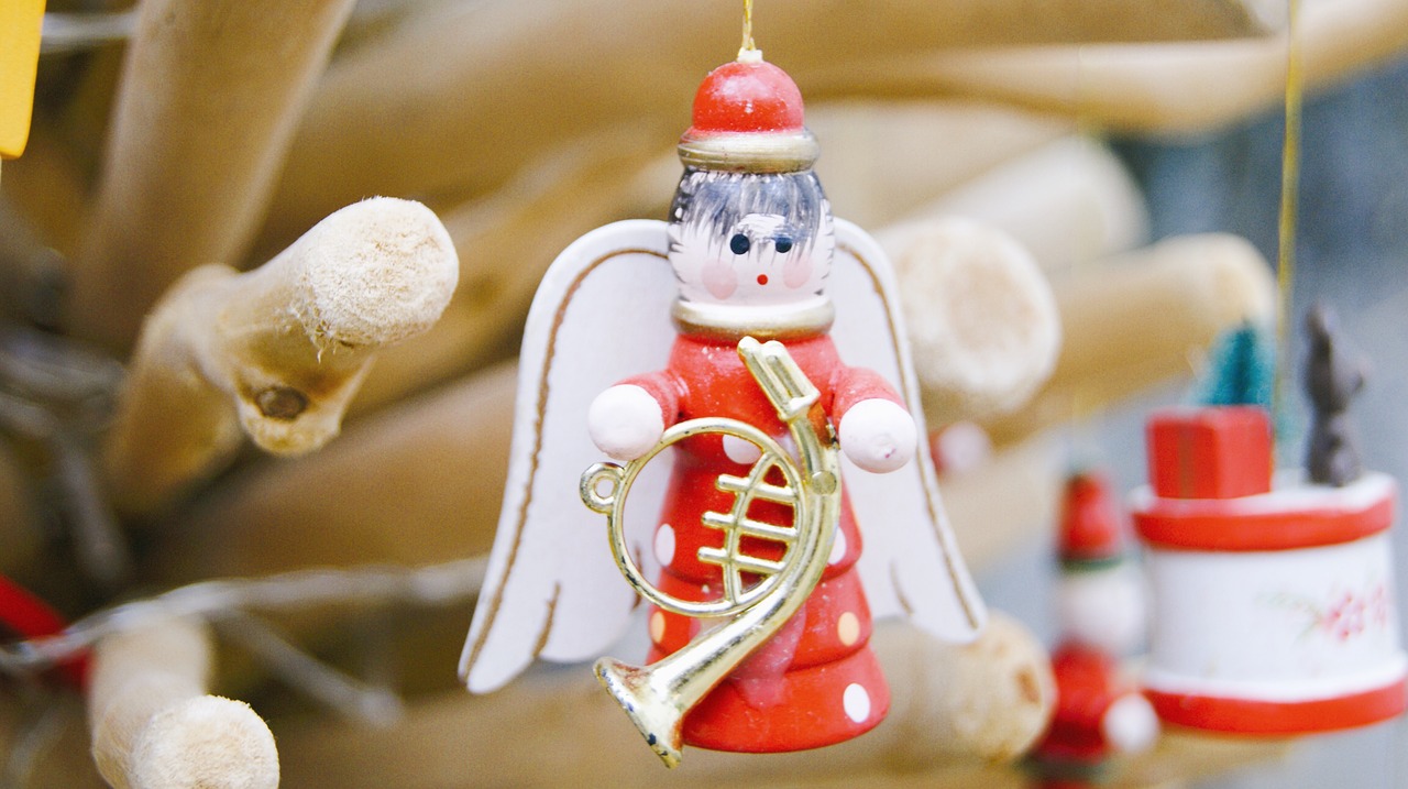 Image - christmas gift doll