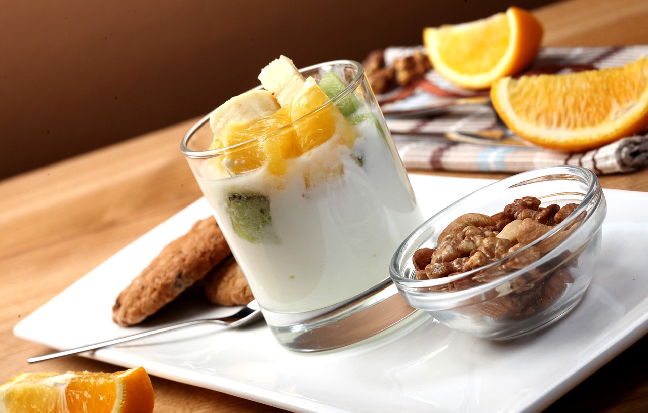 Image - yogurt nuts breakfast plate