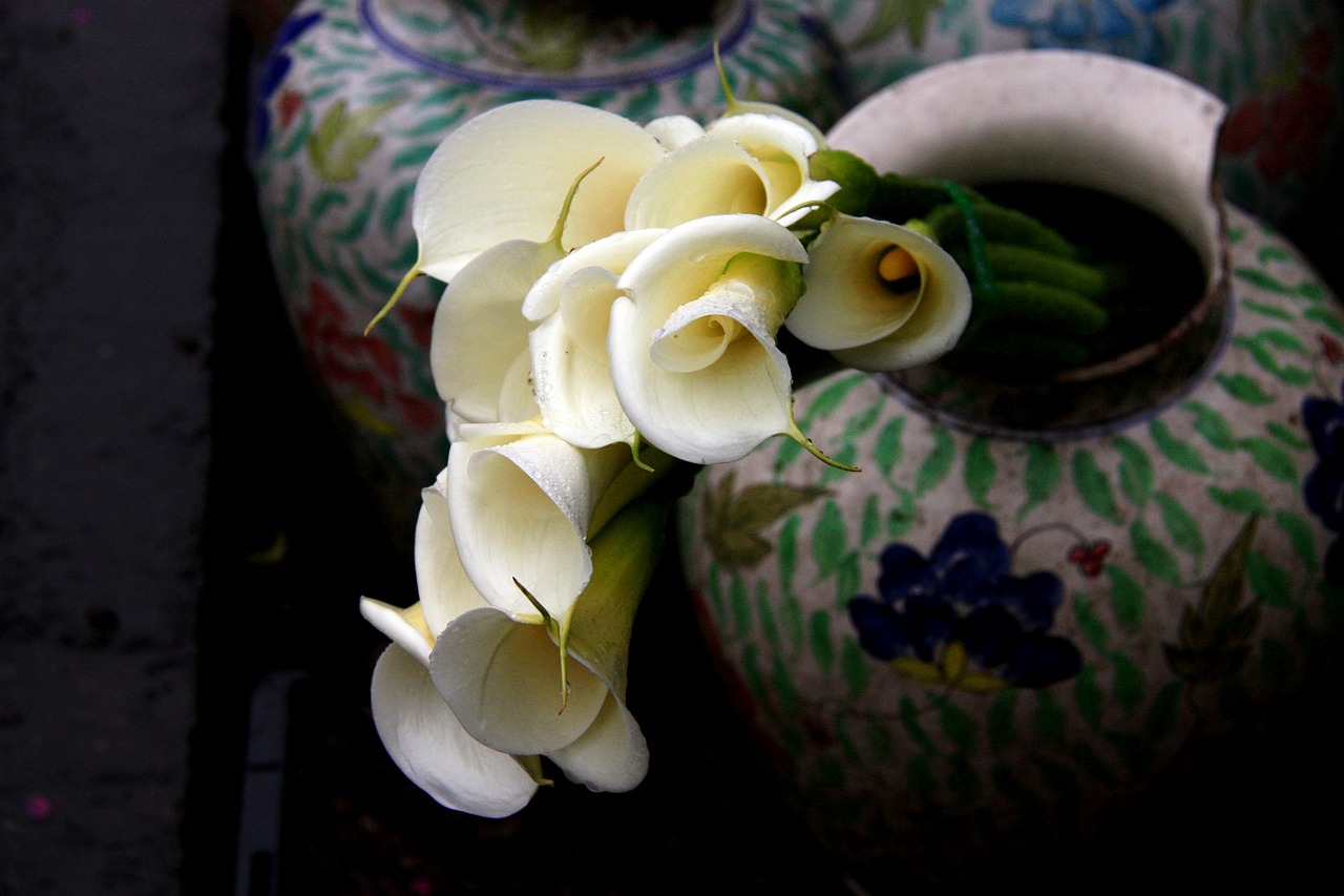 Image - calla vase notch flower arrangement