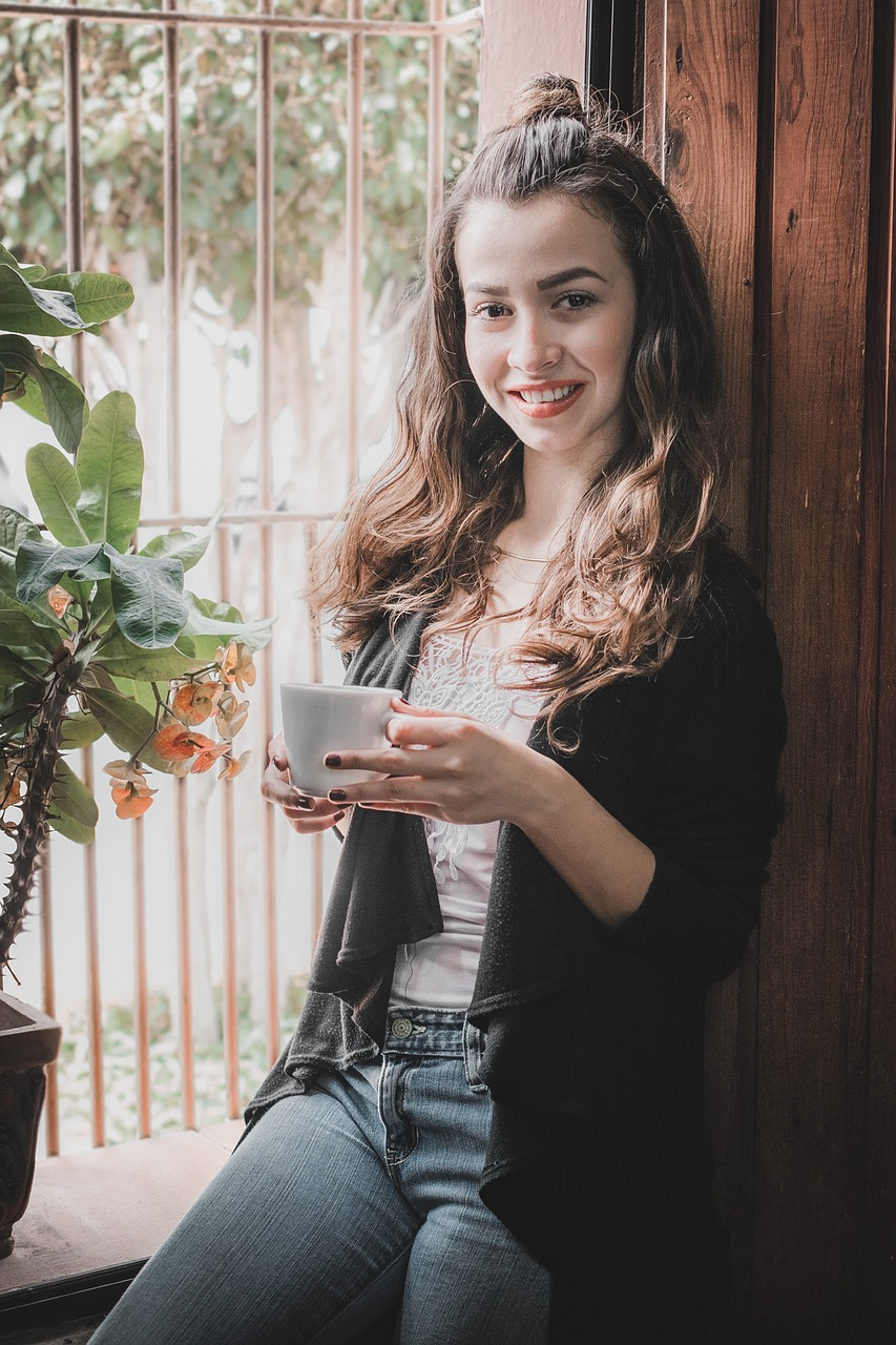 Image - taking coffee girl women drink