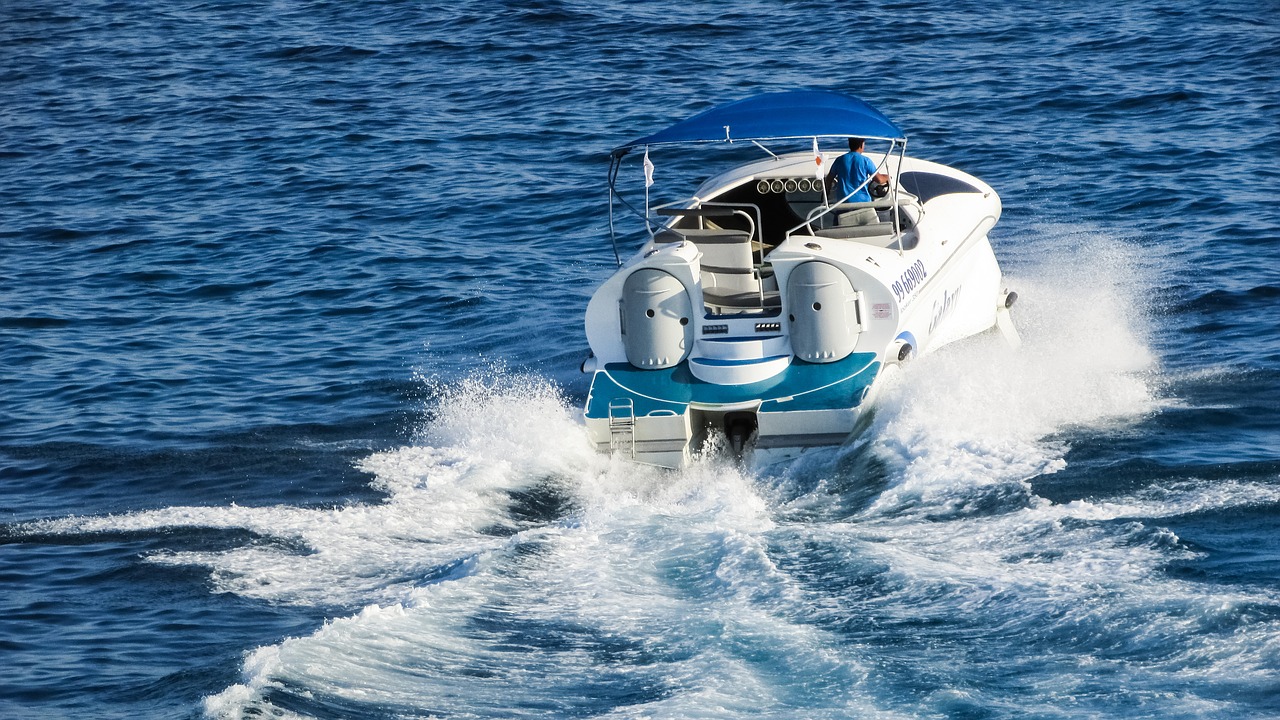 Image - speed boat sea water speed sport