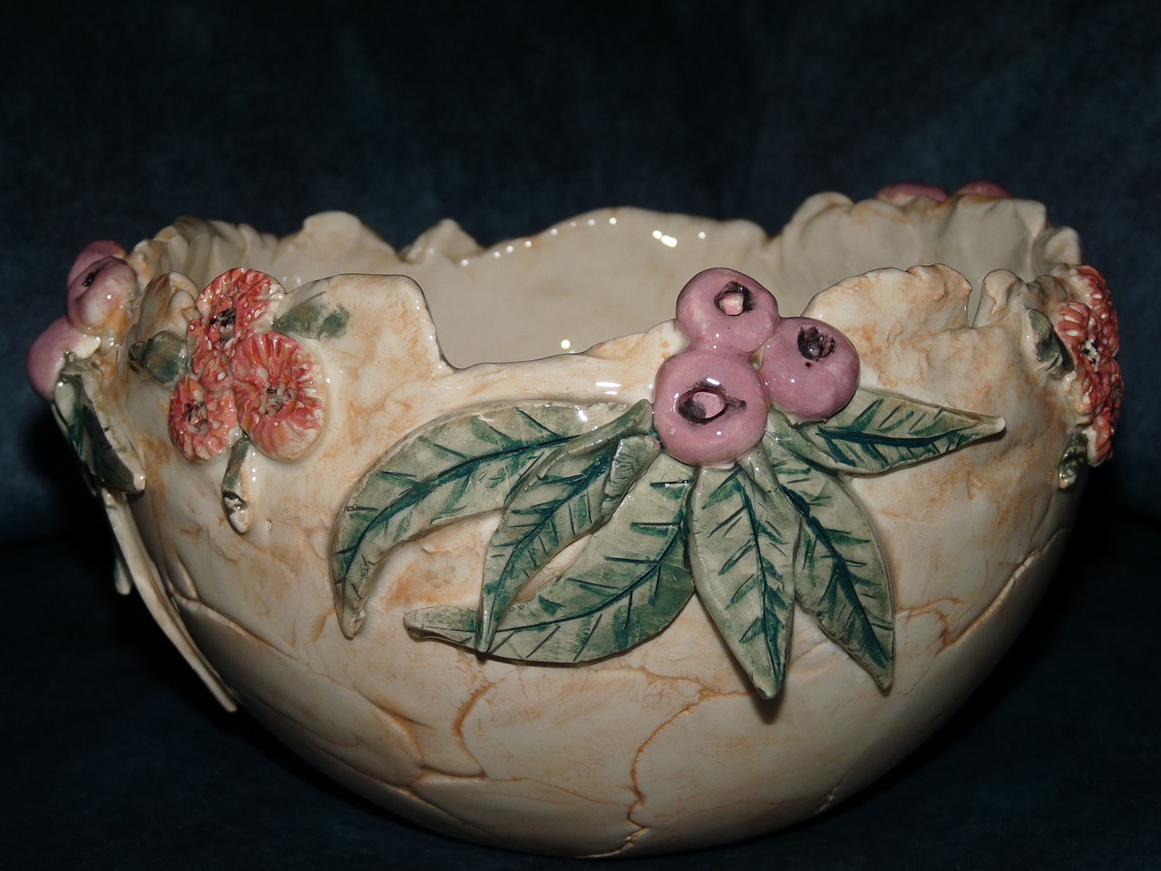 Image - pottery fruit bowl