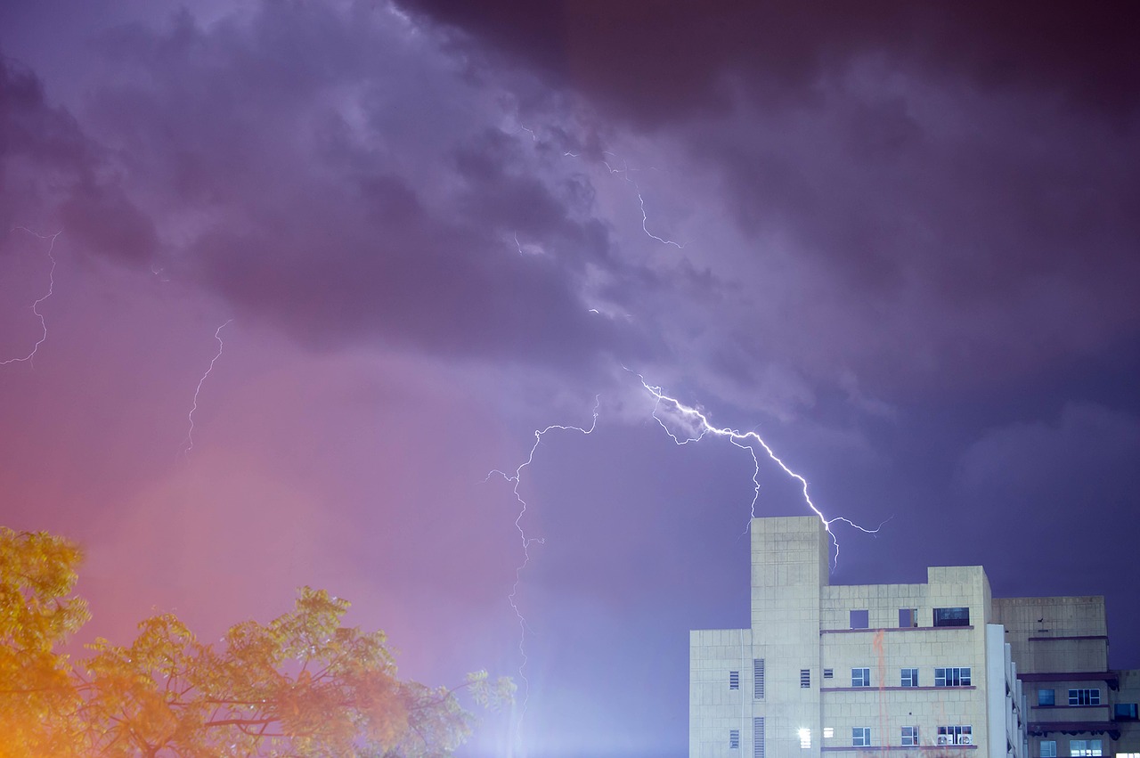 Image - rain rainy night lightning thunder