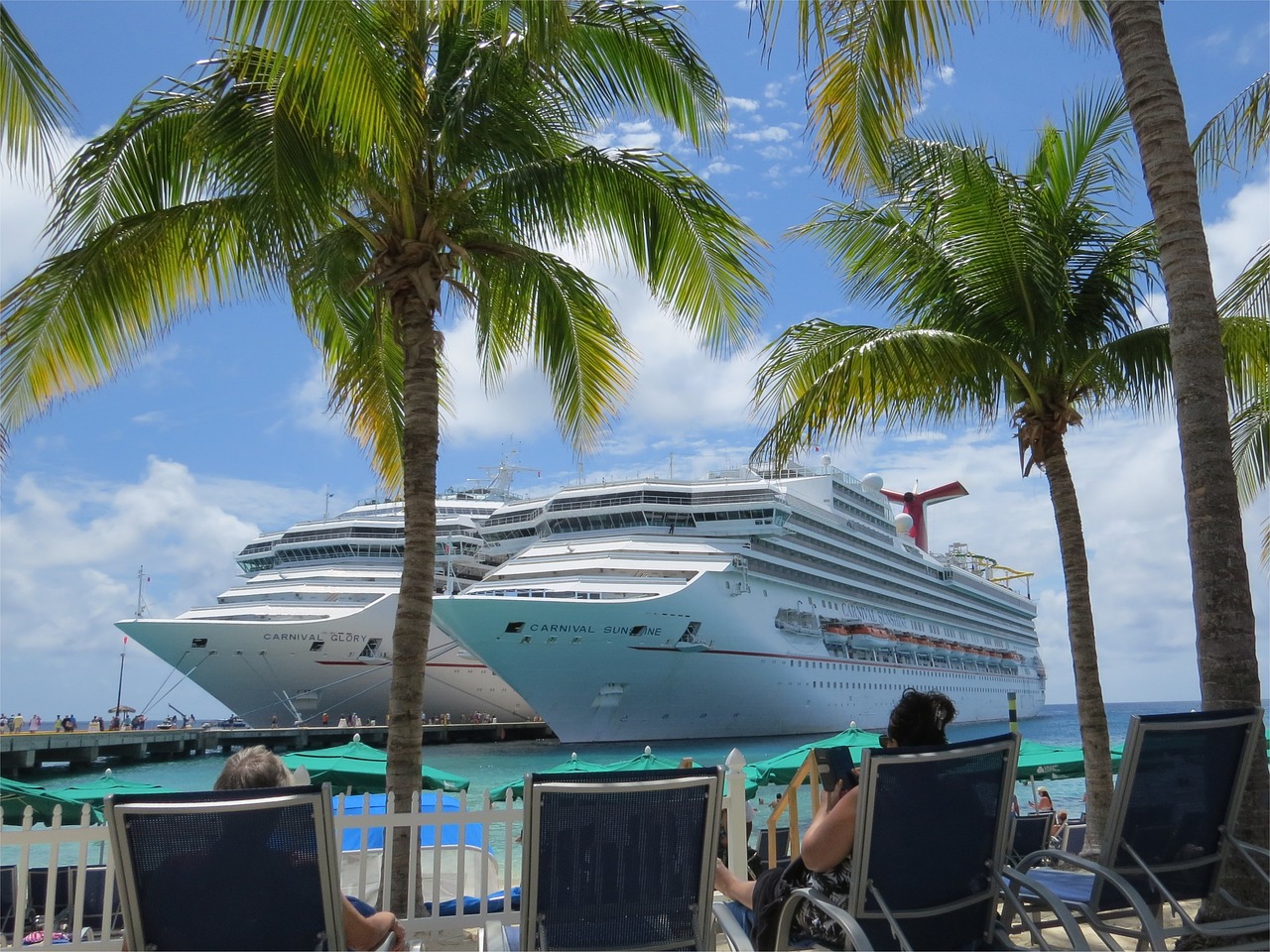 Image - two cruise ships bahamas