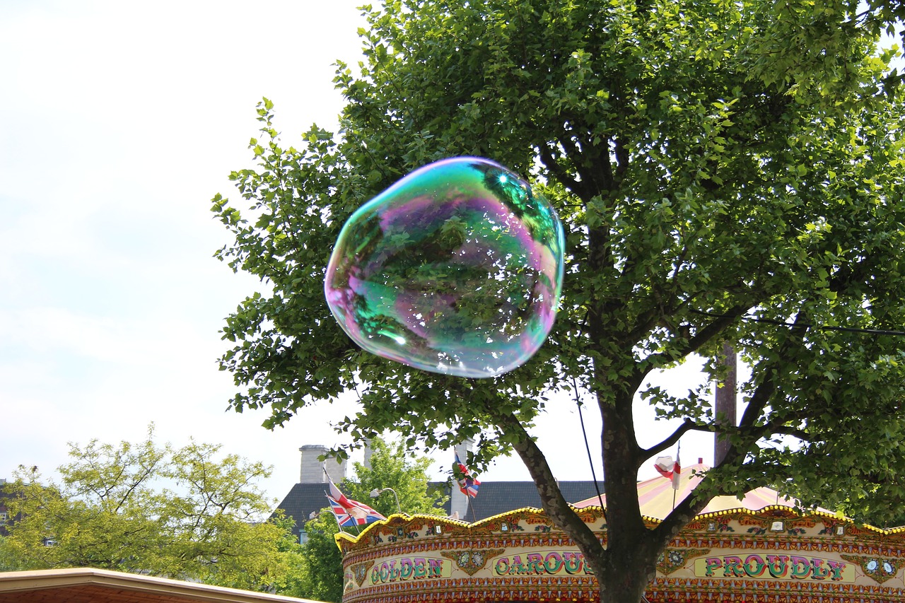 Image - bubbles tree park