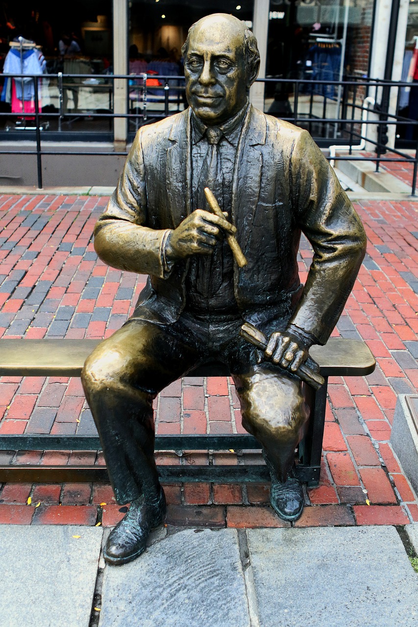 Image - statue red auerbach boston