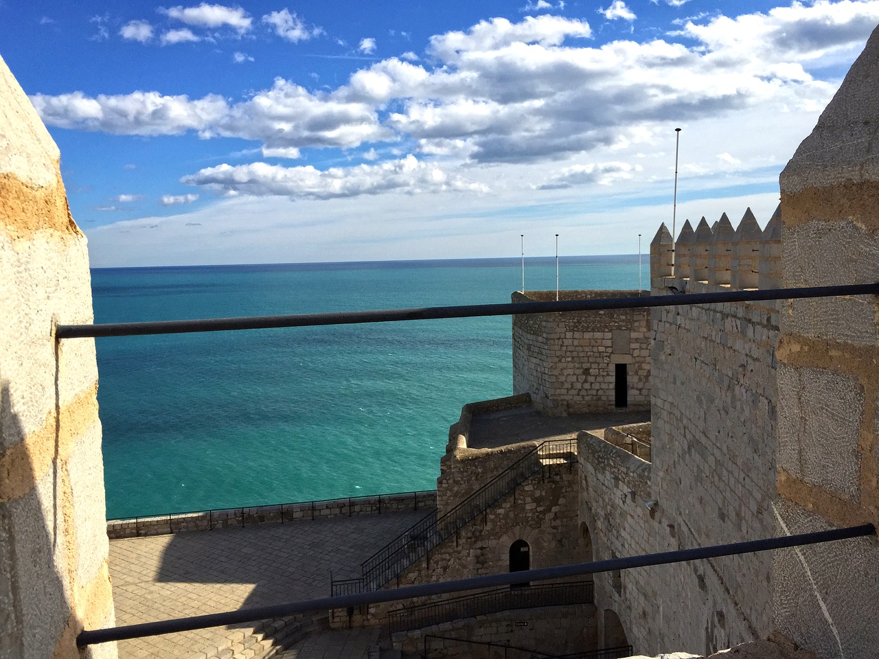 Image - sea castle courtyard castle