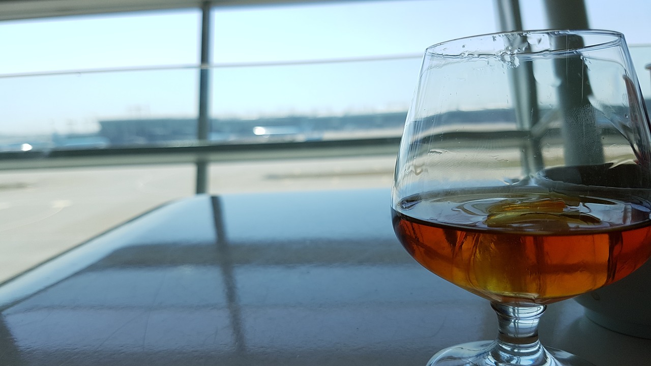 Image - airport lounge asiana whiskey