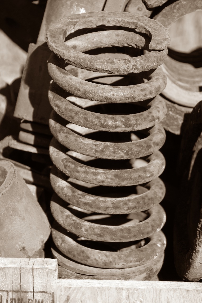 Image - suspension railway metal spring