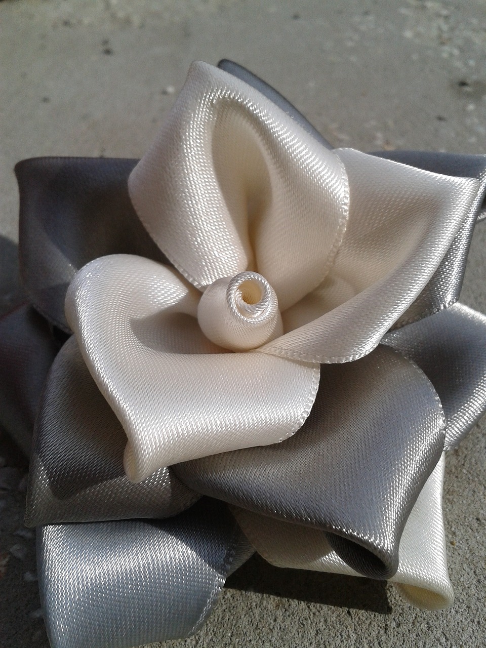 Image - kanzashi rose white silver bijou