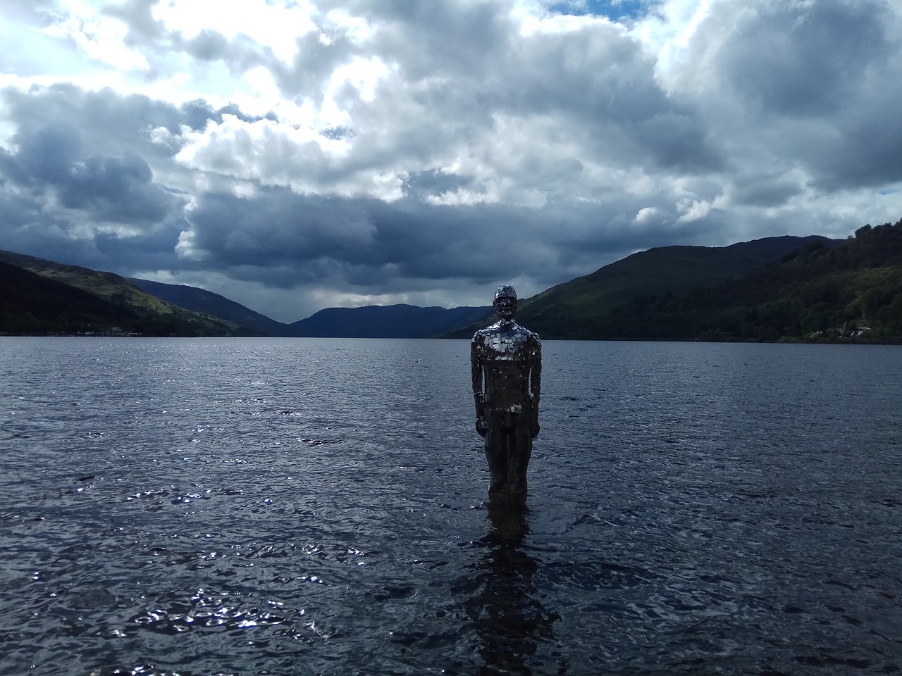 Image - sculpture loch lake figure