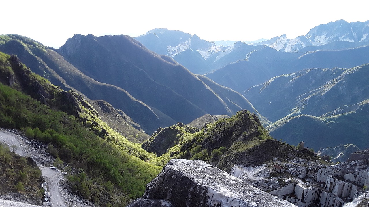 Image - carrara quarry marble