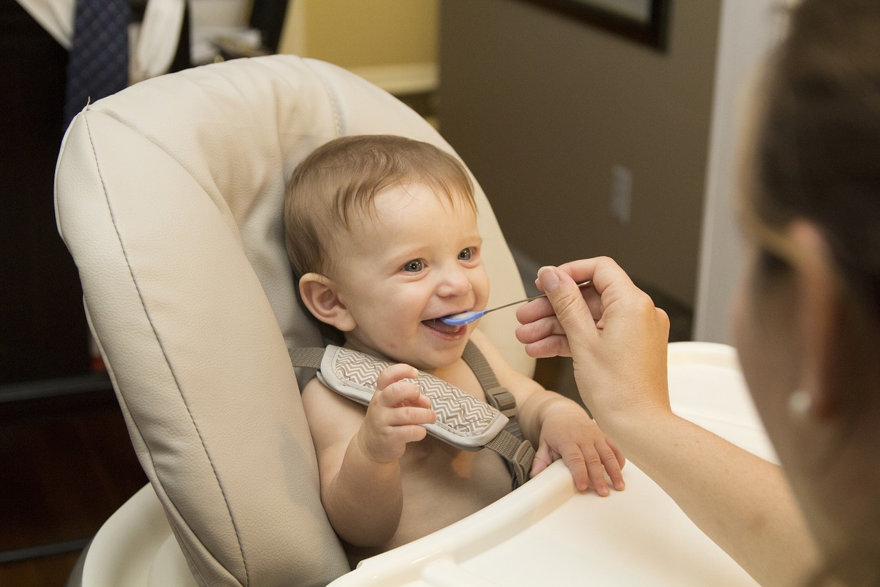 Image - baby eating firsts food child