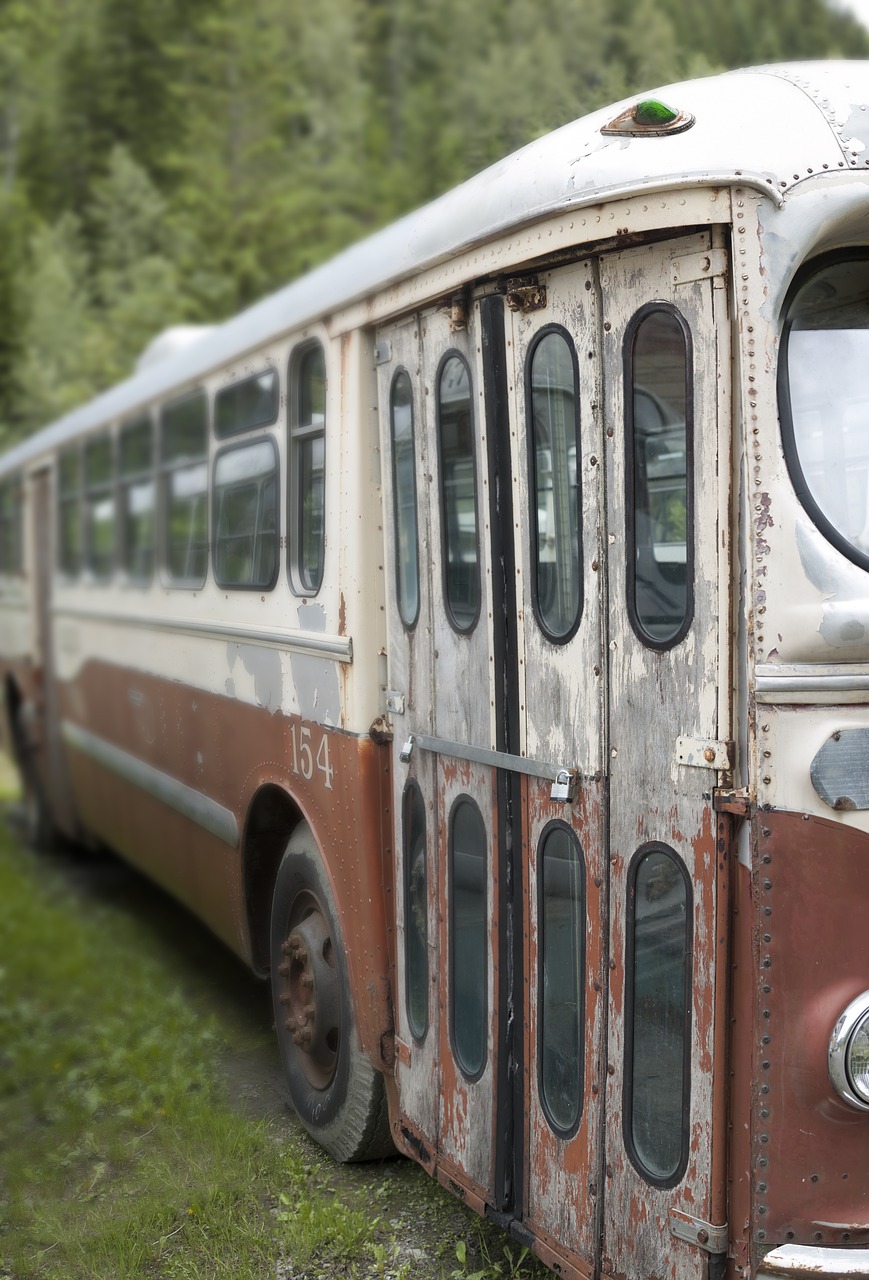 Image - bus vintage peeling paint red