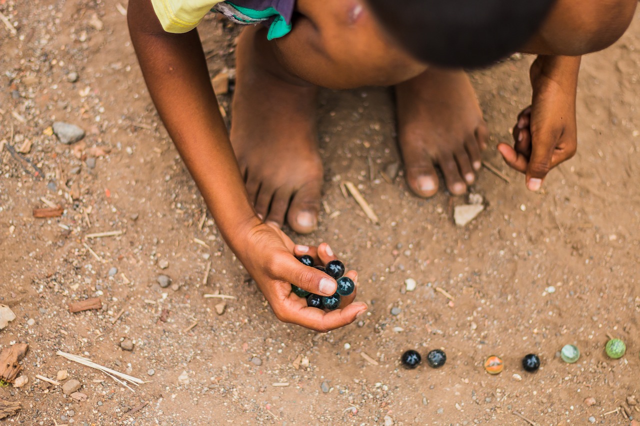 Image - kid game indian marbles play