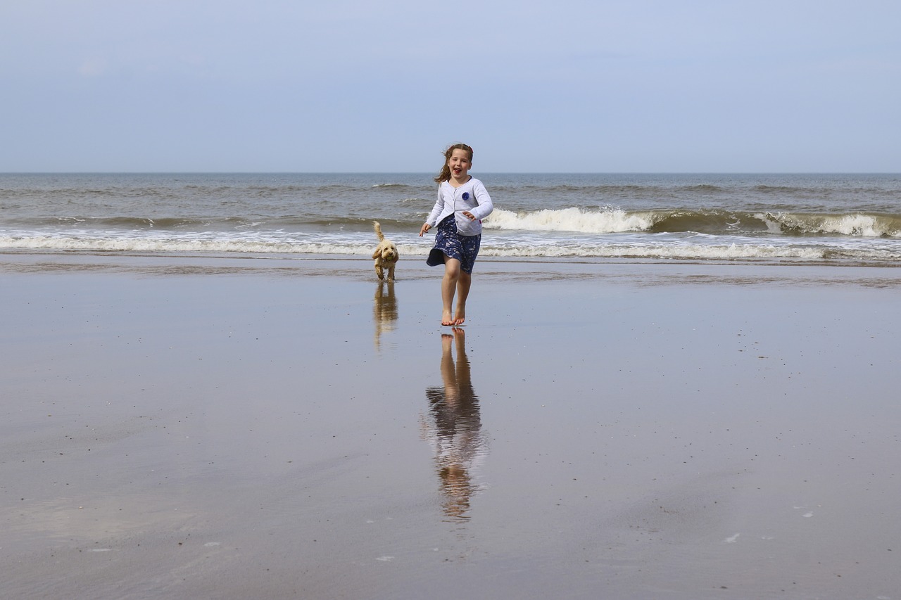 Image - girl child young reflection sand