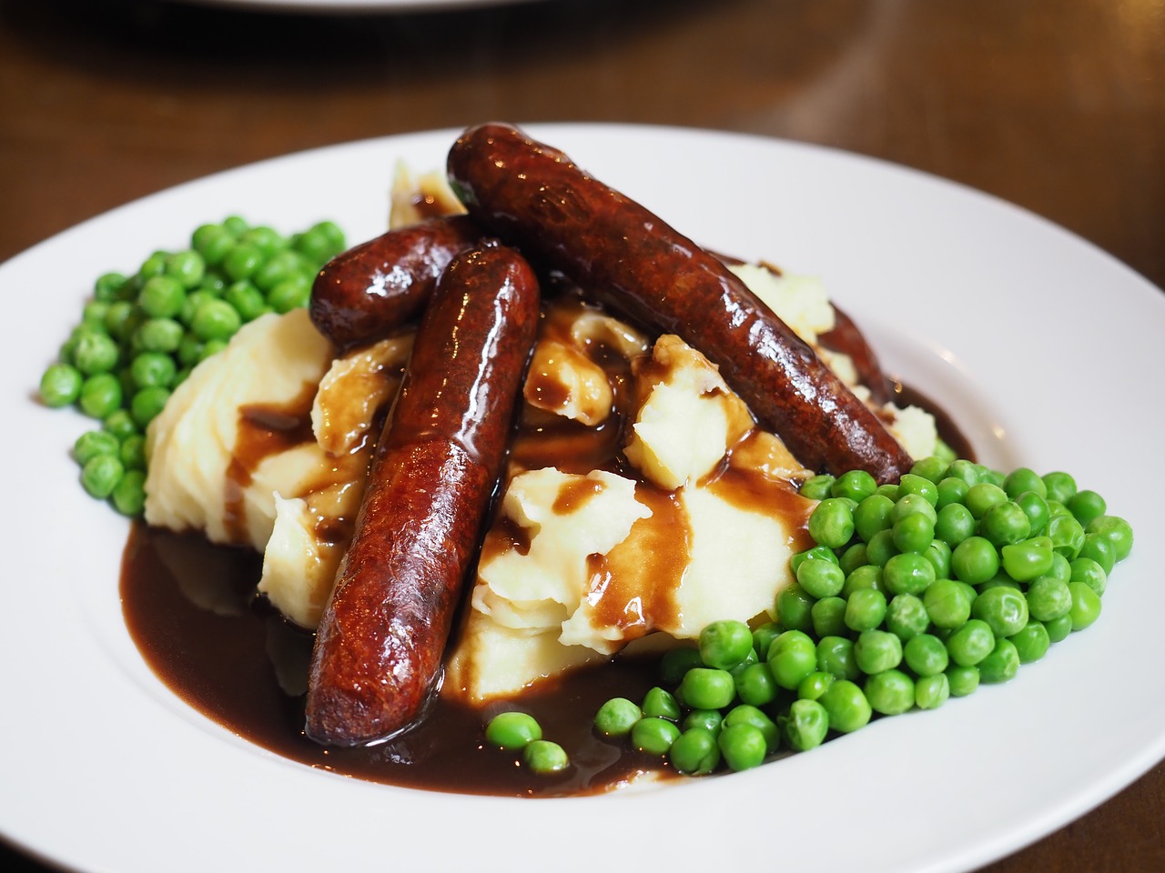 Image - bangers mash peas gravy sauce