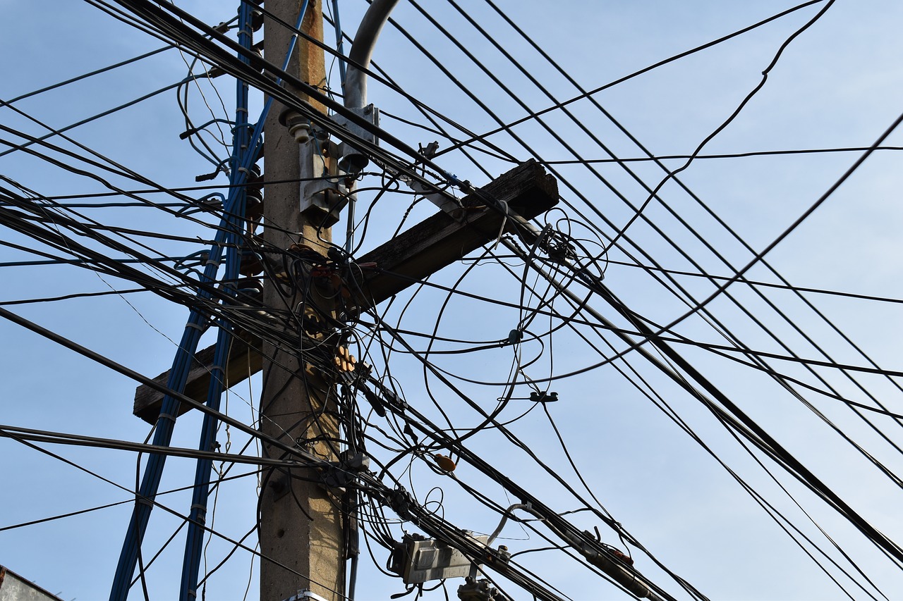 Image - electricity post tangle hot air