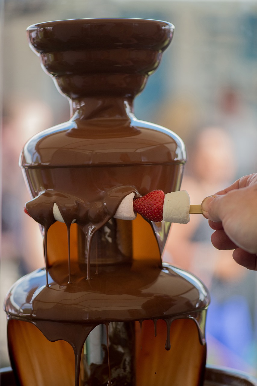 Image - chocolate fountain strawberry