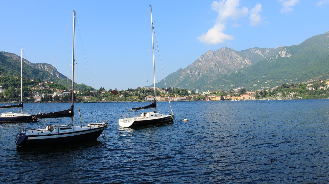 Image - lecco lake boat