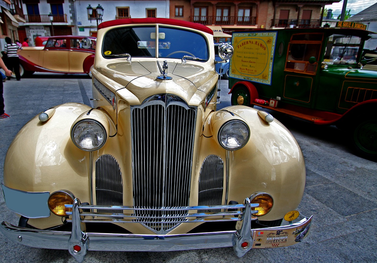 Image - spain antique car chrome car show