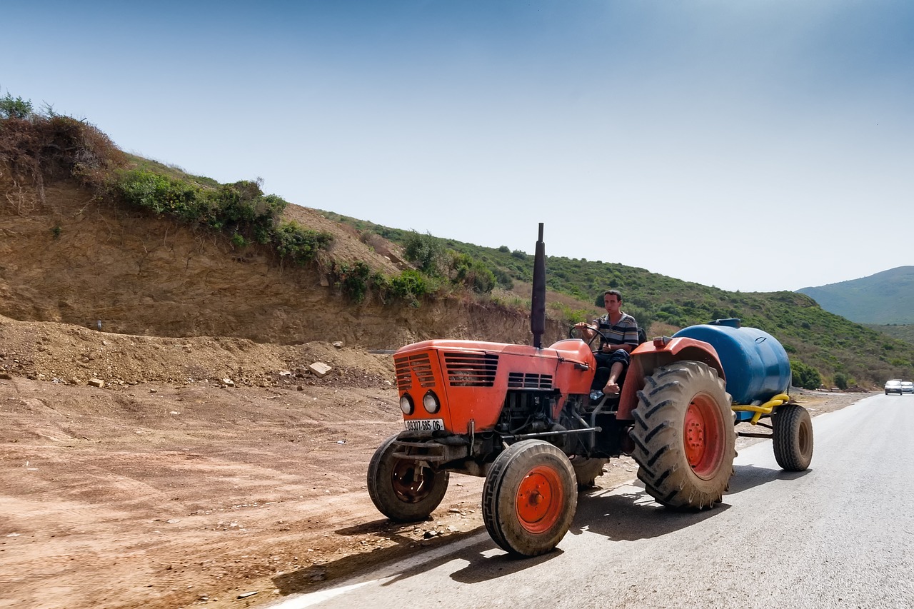 Image - tractor road algeria agriculture