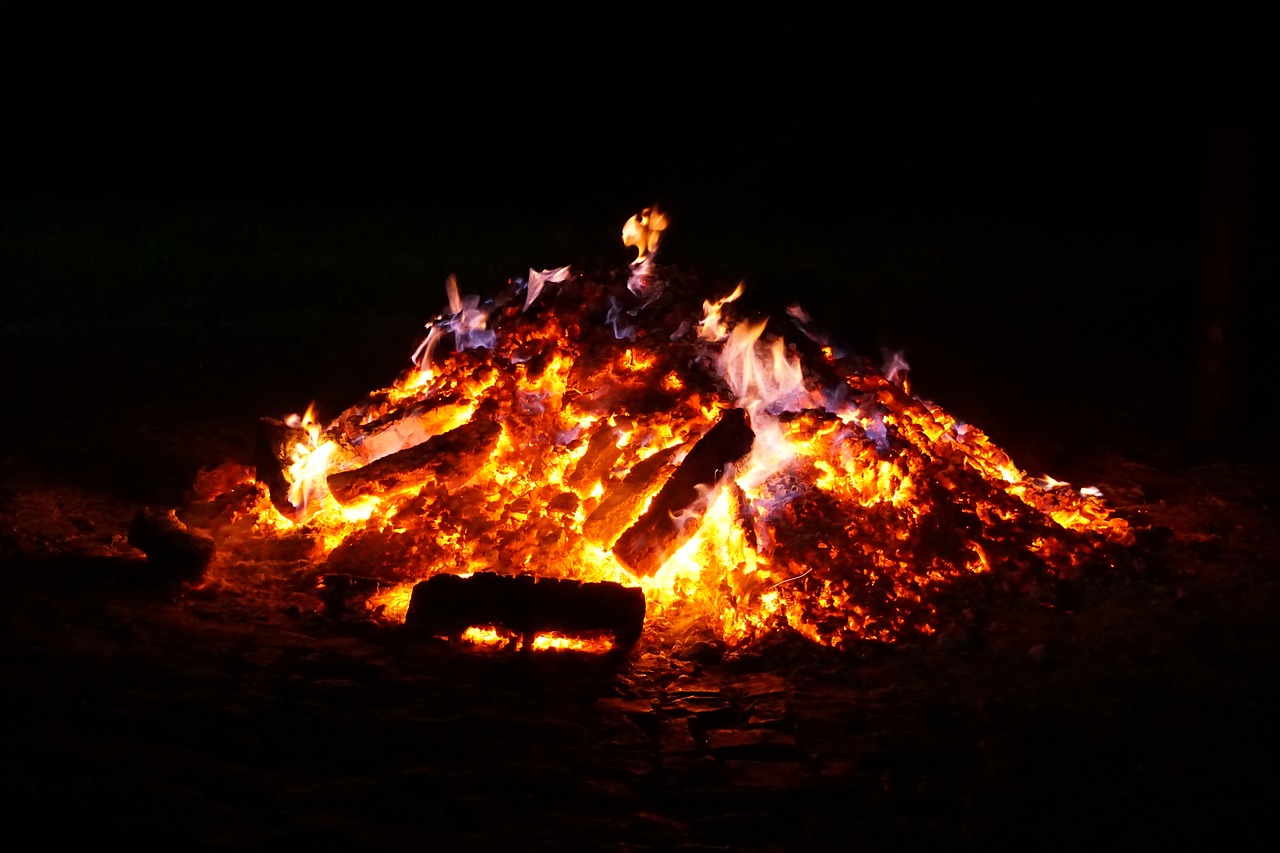 Image - campfire fire embers solstice hot
