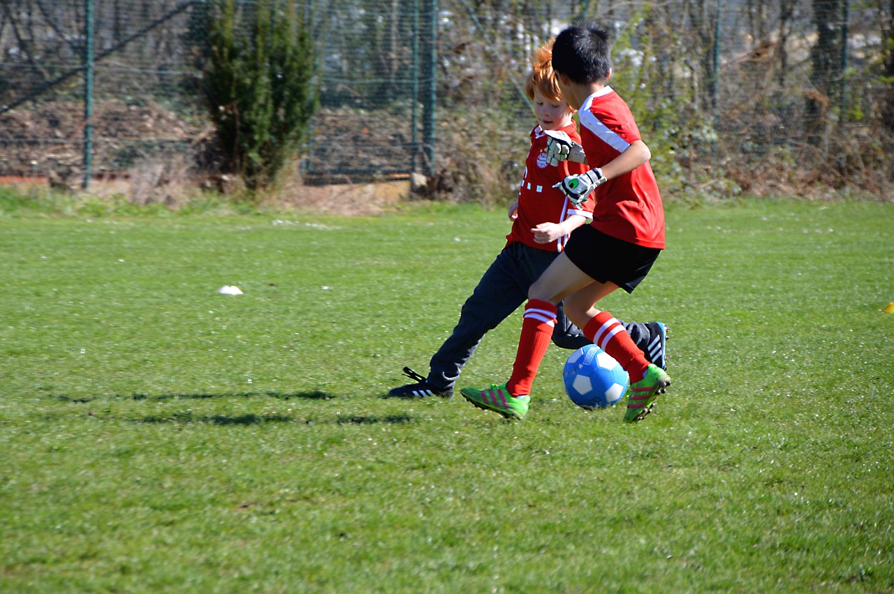Image - children football attack defense