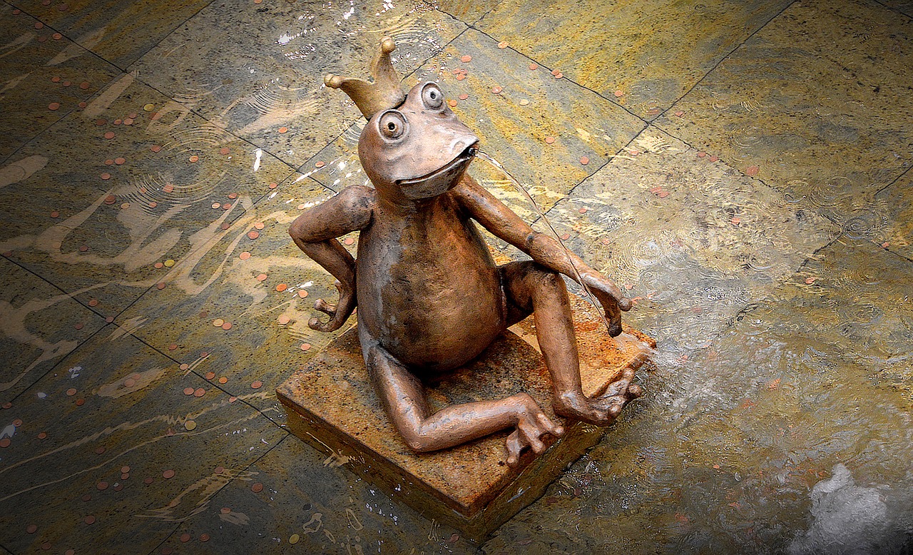 Image - gargoyle frog sculpture water basin