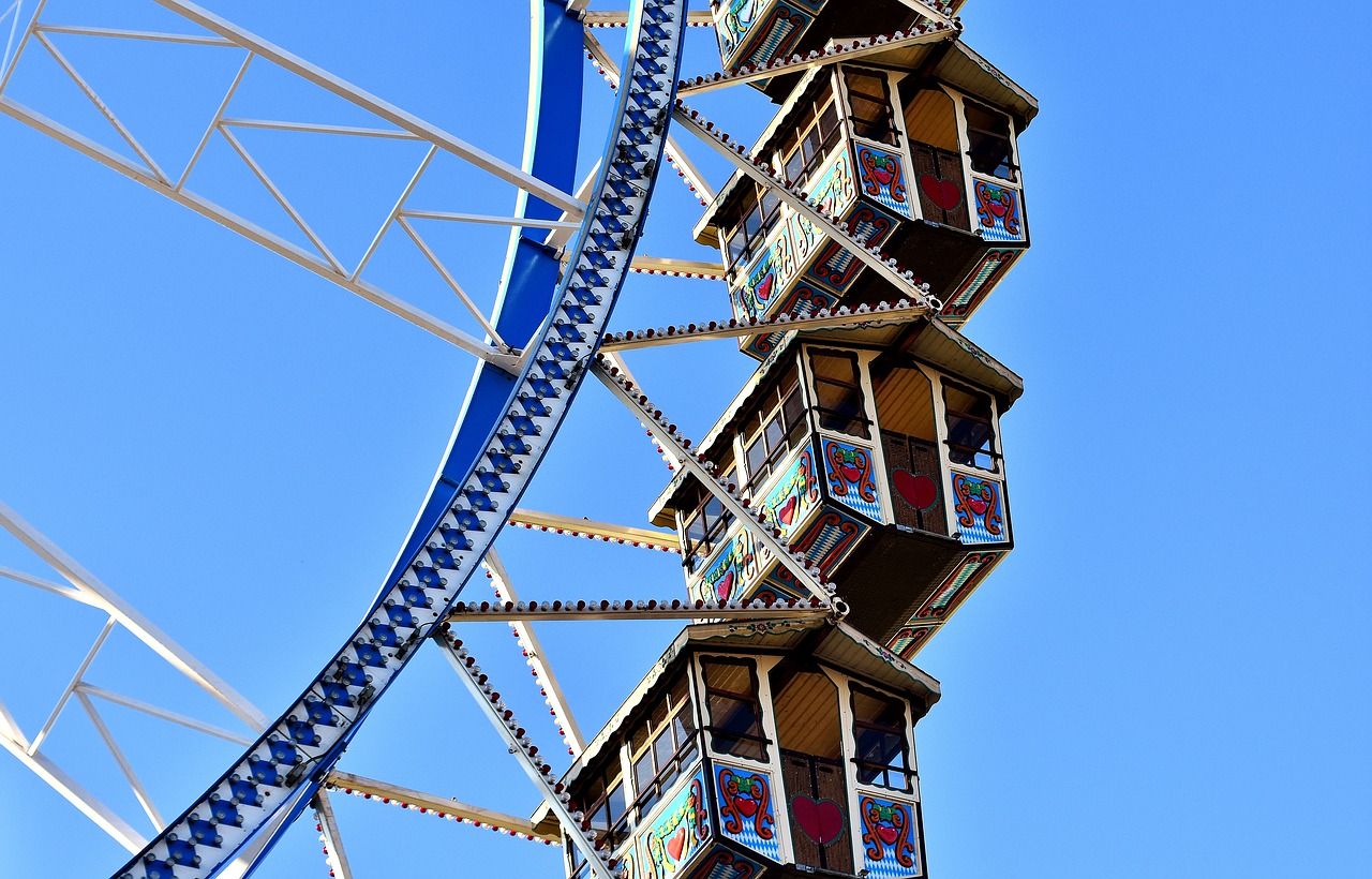 Image - oktoberfest ferris wheel gondolas