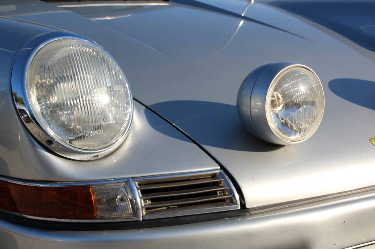 Image - porsche silver front headlight