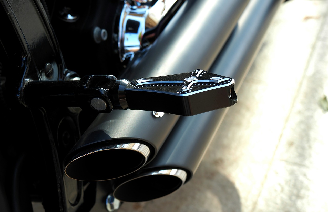 Image - motorcycle hold the foot exhaust