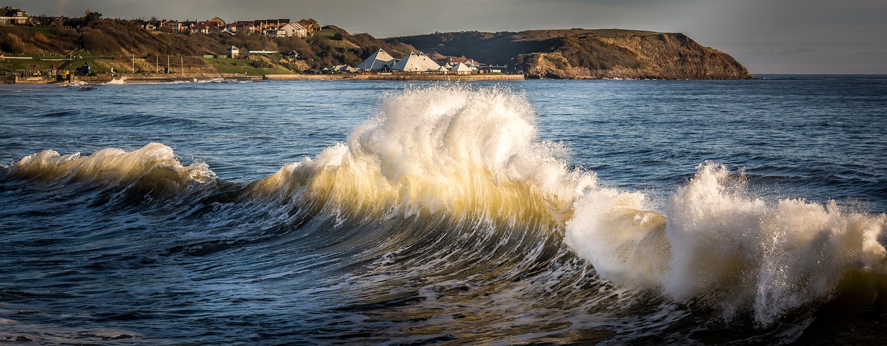 Image - wave seascape scarborough yorkshire