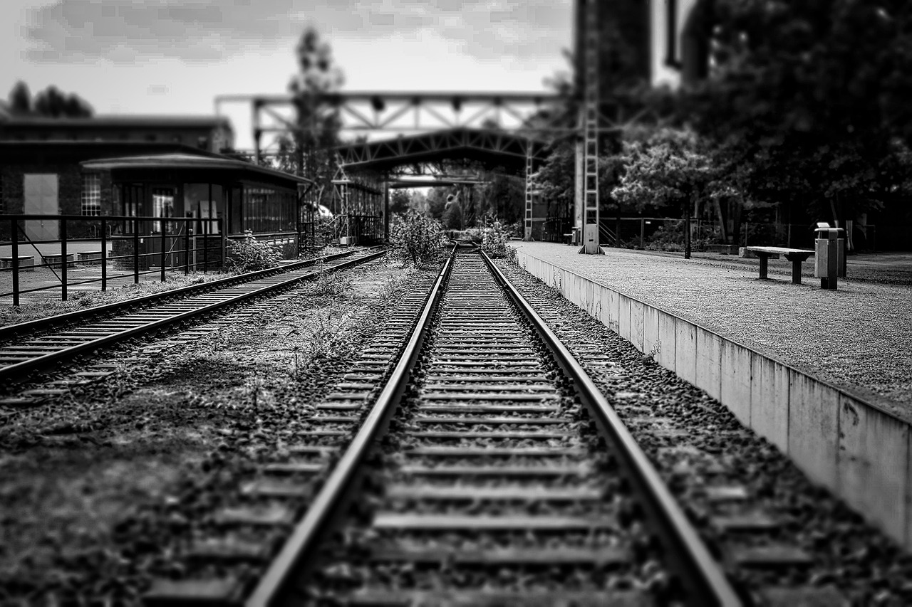 Image - railroad tracks empty industry