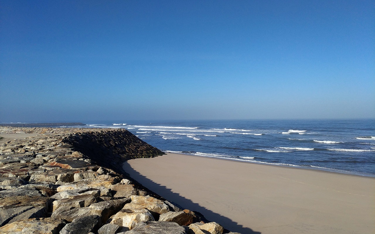 Image - beach mar rocks beira mar horizon