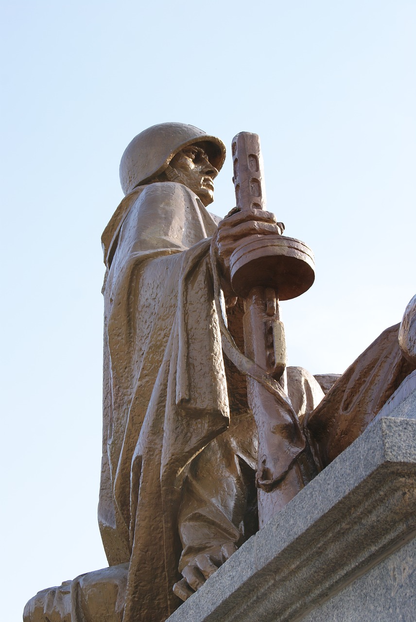 Image - soldier monument the red army