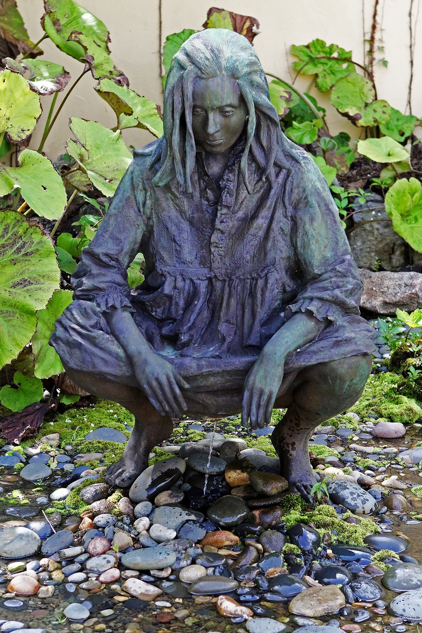 Image - statue sculpture fountain