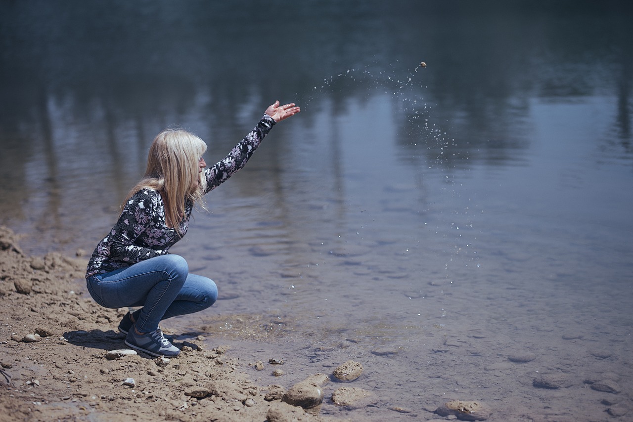 Image - girl model blonde forest green