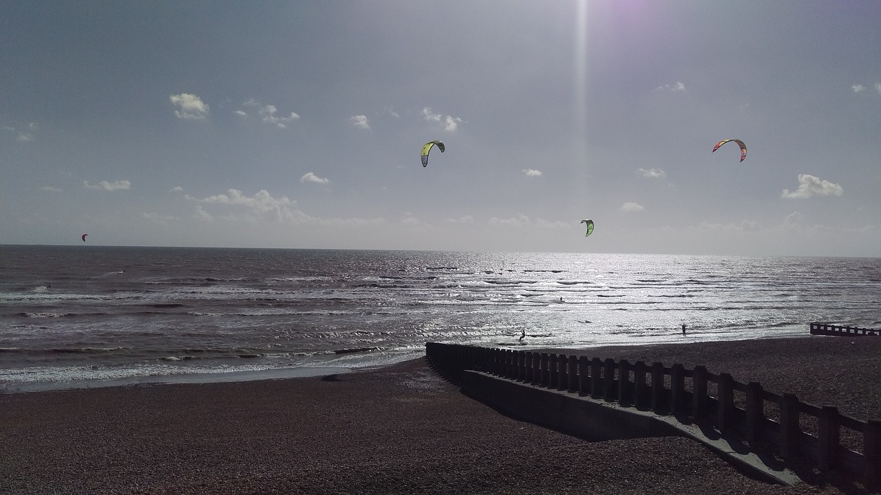 Image - seaside shore kite surfing