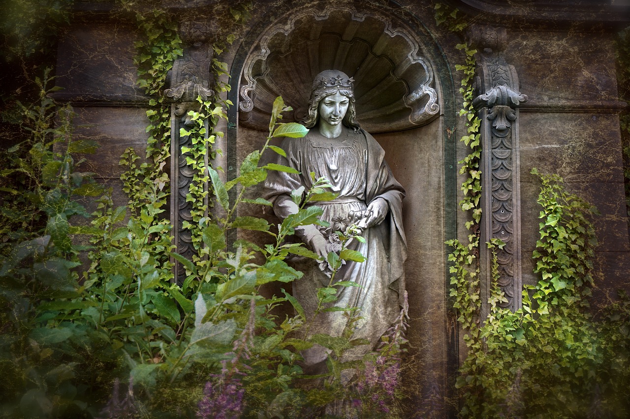 Image - angel figure cemetery grave