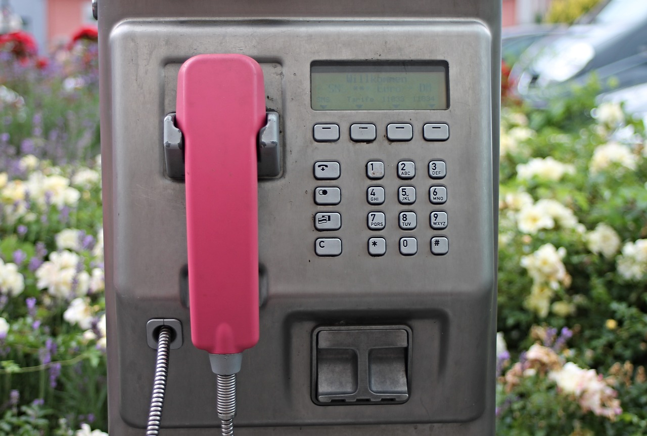 Image - phone booth telephone payphone